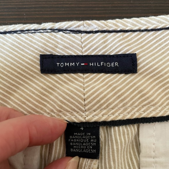 Tommy Hilfiger women’s striped white gray Normcore Bermuda shorts, size 4 spring - Picture 10 of 10